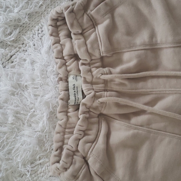 A&F Cloud Jogger - Picture 2 of 6